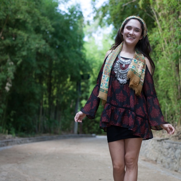 Aztec Scarf - Picture 3 of 6